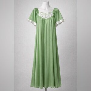 Finesse Vintage Green‎ Embroidered Nightgown Maxi L Nylon Cottagecore Grandma OS